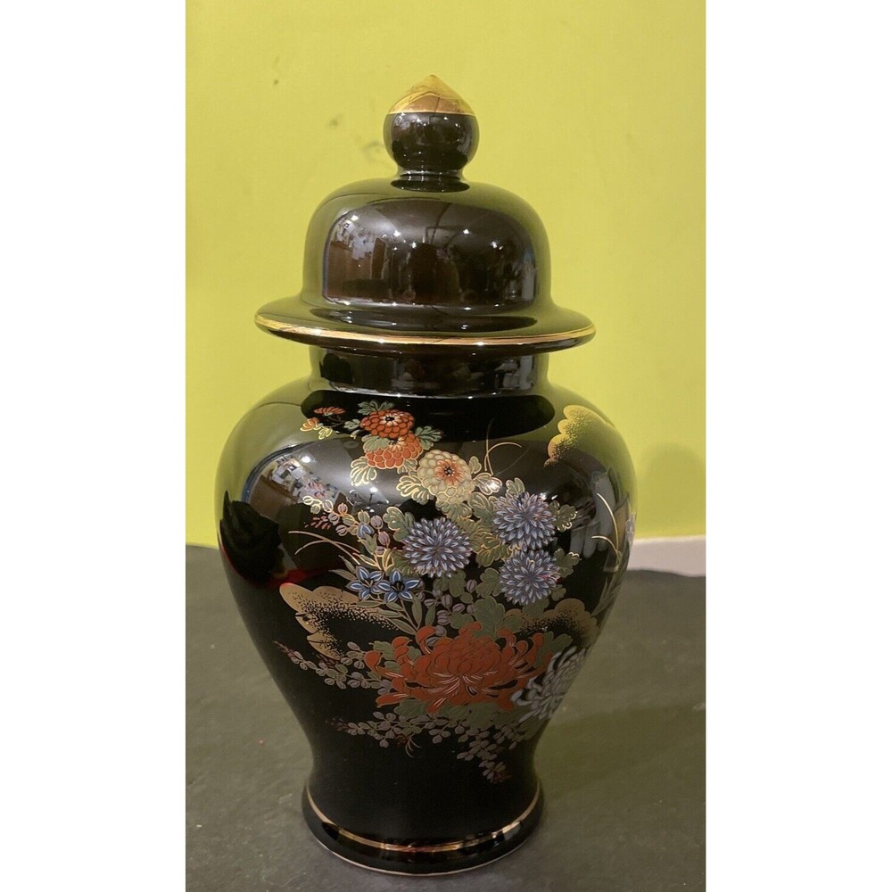 Beautiful Black & Gold Vase with Floral Design – Elegant Home Décor
